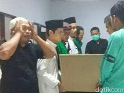 Mahasiswa Thailand yang Meninggal Dimakamkan di Tulungagung