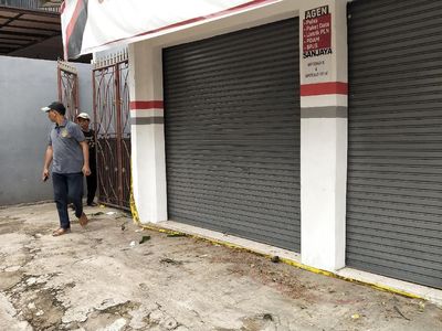 Foto: Suasana Jelang Rekonstruksi Pembunuhan Satu Keluarga