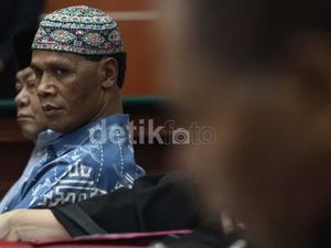 Polisi Tetapkan Hercules Jadi Tersangka Polisi Tetapkan Hercules Jadi Tersangka