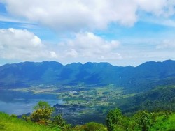 Puncak Lawang, Spot Terbaik Melihat Danau Maninjau dari Ketinggian