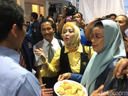 Kejutan Pisang Goreng dari Ibunda untuk Sandiaga