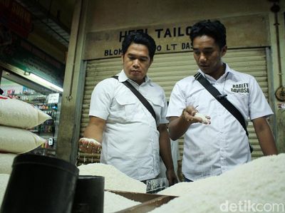 Satgas Pangan dan Bulog Cek Harga Beras di Pasar Tomang Barat