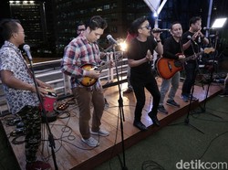 Aksi Orkes Nunung Cs Kocok Perut di Rooftop detikcom