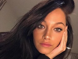 Oriana Sabatini merupakan penyanyi asal Argentina, yang mengawali karier sebagai model. (Foto: Instagram @orianasabatini)