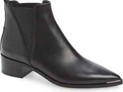 Tips Simpan Boots yang Baik di Rumah