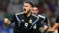 Kurang dari satu tahun lagi Argentina akan menghadapi Copa Amerika. Sejauh ini mereka terlihat sudah membangun pondasi yang kuat, meski tanpa Messi. Bersama Scolani, optimisme publik Argentina mungkin bisa tumbuh lagi.