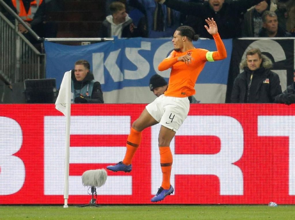 Cerita Van Dijk Jadi Penyerang Dadakan Belanda Lawan Jerman Cerita Van Dijk Jadi Penyerang Dadakan Belanda Lawan Jerman