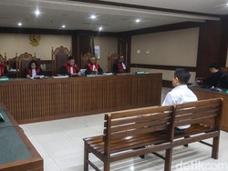 Video: Eks Anggota DPR Fayakhun Divonis 8 Tahun Penjara