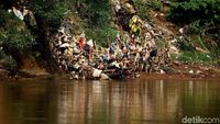 Potret Kali Ciliwung yang Masih Penuh Sampah