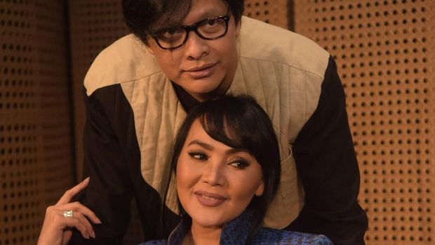 Dewi Gita dan Armand Maulana