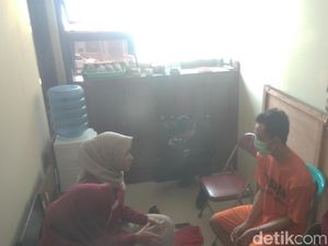Polisi Sita 9 Ponsel Pelajar Berisi Video Porno Siswi Karawang Polisi Sita 9 Ponsel Pelajar Berisi Video Porno Siswi Karawang
