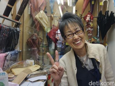 Smile! Ini Buktinya Kalau Orang Jepang Juga Murah Senyum