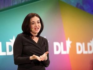 Bos Facebook Bingung Pembelian WhatsApp Dipermasalahkan