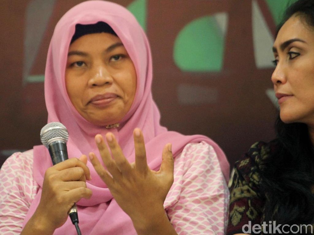 Polisi Setop Kasus Baiq Nuril Vs Kepsek karena Tak Ada Kontak Fisik Polisi Setop Kasus Baiq Nuril Vs Kepsek karena Tak Ada Kontak Fisik