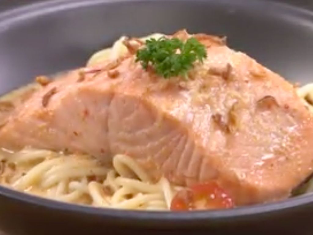 Resep Spaghetti Laksa Salmon, Cara Lain Nikmati Salmon Sehat