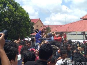 Dalam Sekejap 7 Gunungan Grebeg Maulid di Yogya Ludes Dirayah Warga