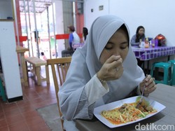 Bawa Pacar atau Istri Dapat Diskon di Kedai Bakso Ini