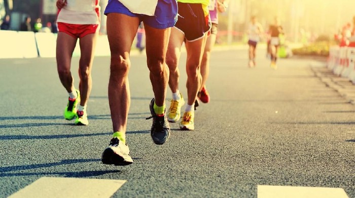 Joging yuk pagi ini untuk membantu tubuh cepat langsing. Foto: iStock