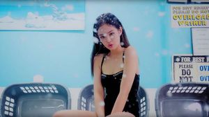Gaya dan Penampilan Jennie BLACKPINK di Video Klip Solo