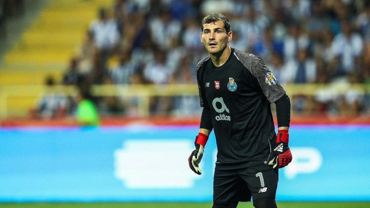 Iker Casillas dikabarkan dibidik klub MLS, Chicago Fire. (Foto: Carlos Rodrigues/Getty Images)