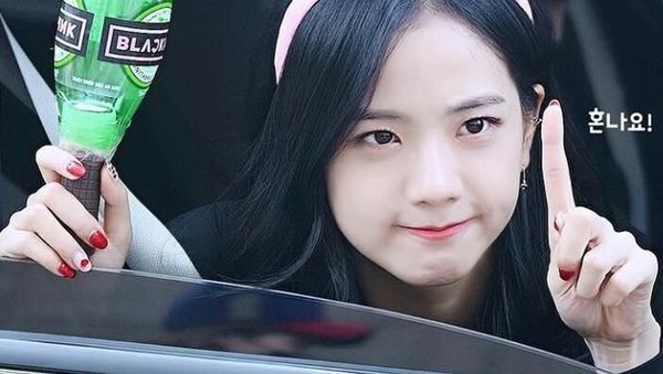 Cantiknya Jisoo Black Pink yang Ternyata Hobi Makan