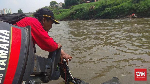 Menyusuri Jejak Ahok dan Anies di Sepanjang Sungai Ciliwung