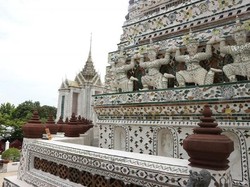 Melihat Aneka Kuil Cantik di Bangkok, Thailand