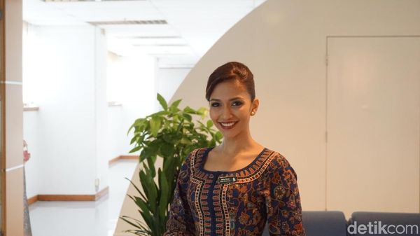 Cantiknya Pramugari Singapore Airlines Asal Indonesia Ini