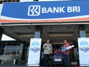 Nabung 40 Tahun, Warga Rembang Dapat Mercedes Benz Nabung 40 Tahun, Warga Rembang Dapat Mercedes Benz