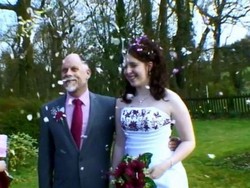 Pernikahan Paling Kontroversial, Wanita Ini Nikahi Mantan Ayah Tirinya