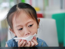 Demam saat Anak Tumbuh Gigi, Mitos atau Fakta? Cek di Sini