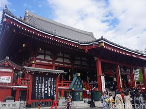 Rekomendasi Wisata di Tokyo: Kuil Sensoji dan Sekitarnya