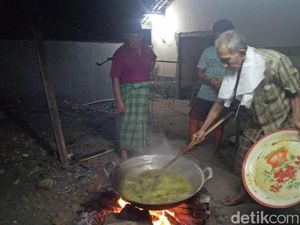 Foto: Minyak Songak, Hanya Dibuat Saat Maulid Nabi