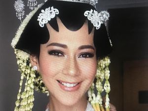 Paula Verhoeven Cantik dengan Paes Jawa Saat Resmi Dinikahi Baim Wong