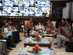 Bangun Pengolahan Limbah Medis, Risma Libatkan KPK dan Tim Jepang