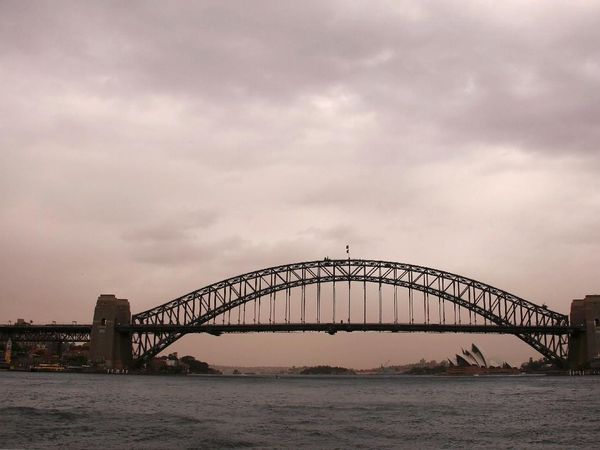 Penampakan Badai Debu yang Bikin Cokelat Langit Sydney