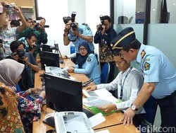 Unit Layanan Paspor Hadir di Lenmarc, Bisa Antre Sambil Ngemal