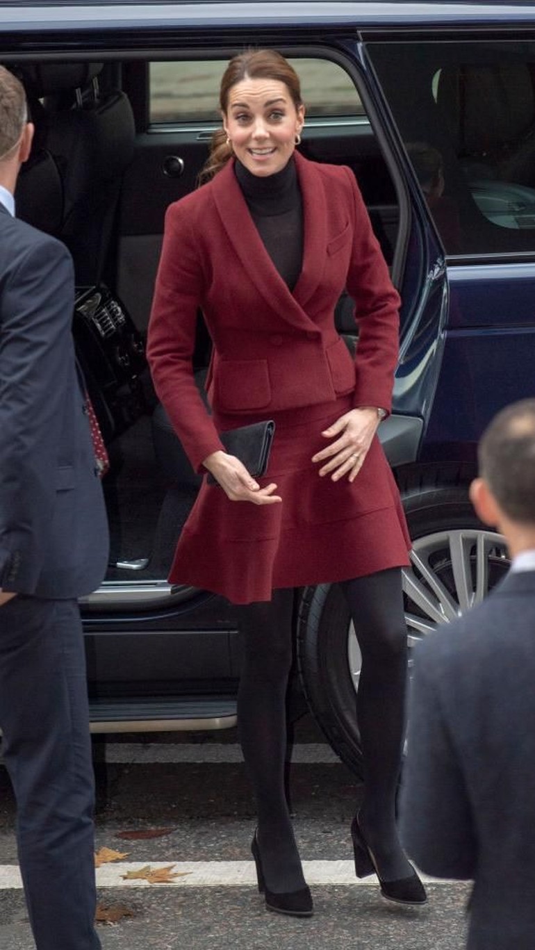 Foto Adu Gaya Kate Middleton Vs Meghan Markle Pakai Baju Mirip