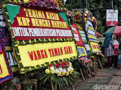 Hercules Ditangkap, Polres Jakbar Banjir Karangan Bunga