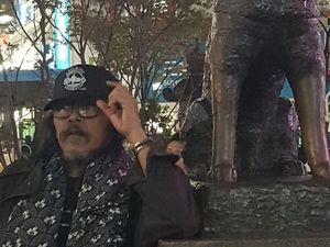 Teori Sudjiwo Tedjo soal Keluarga yang Sering Umbar Foto di Medsos Teori Sudjiwo Tedjo soal Keluarga yang Sering Umbar Foto di Medsos