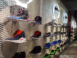 Buka di Senayan City, Hoops Hadirkan Sneakers Nike Air Jordan 8 South Beach