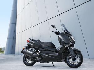 Yamaha Xmax Iron Max Tampil Lebih Mewah