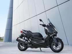 Yamaha Xmax Iron Max Tampil Lebih Mewah