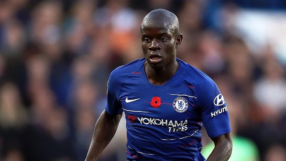 NGolo Kante tak bermain di posisi favoritnya musim ini (Bryn Lennon/Getty Images)