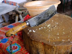 Pria Banyuwangi Potong Kelamin Sendiri Pakai Pisau Nemu