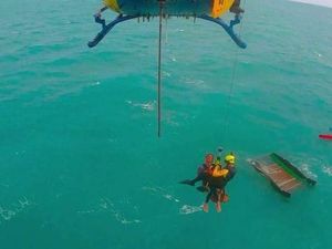 Kapal Terbalik, Turis Amerika Terapung di Lepas Pantai Australia