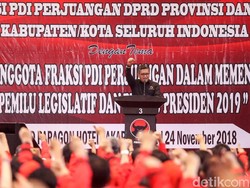 Hasto: Caleg PDIP Wajib Pasang Gambar Jokowi-Maruf Amin