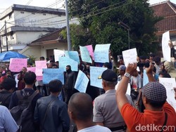 Ratusan Ojek Online di Malang Tuntut Prabowo Minta Maaf