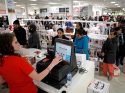 Pengusaha Ramal Masyarakat Kurangi Belanja saat Lebaran, Kenapa?