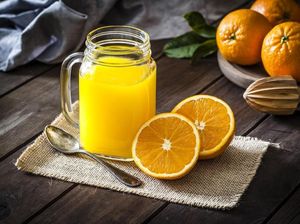 Kalau Tak Mau Cepat  Pikun, Pria Harus Banyak Minum Jus Jeruk